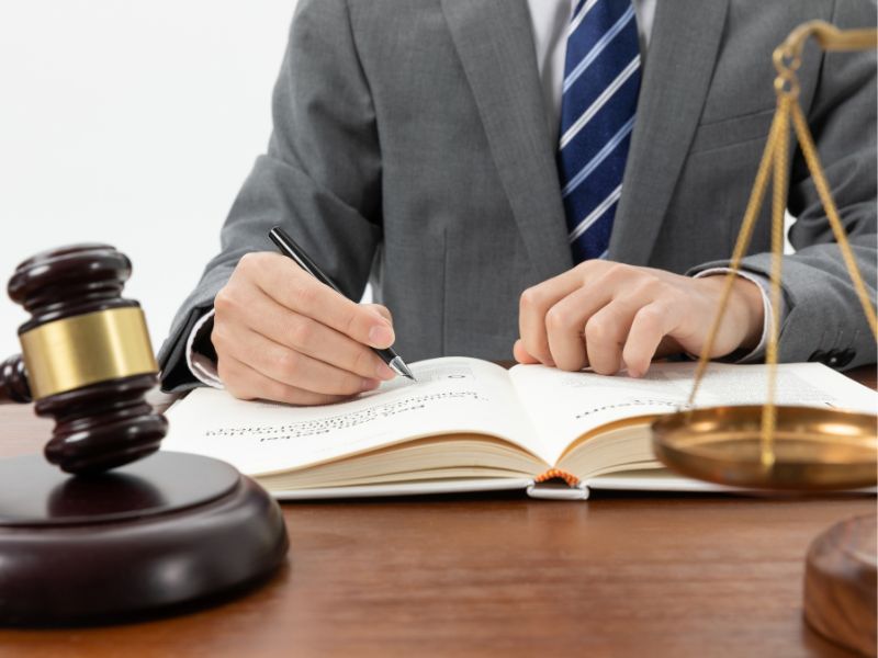 Học luật ra làm gì? Cơ hội nghề nghiệp của từng chuyên ngành Luật