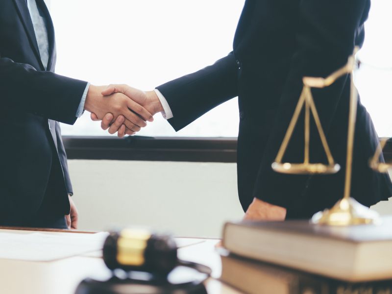 Học ngành Luật có tương lai không? Cơ hội làm việc rộng mở khi học ngành Luật