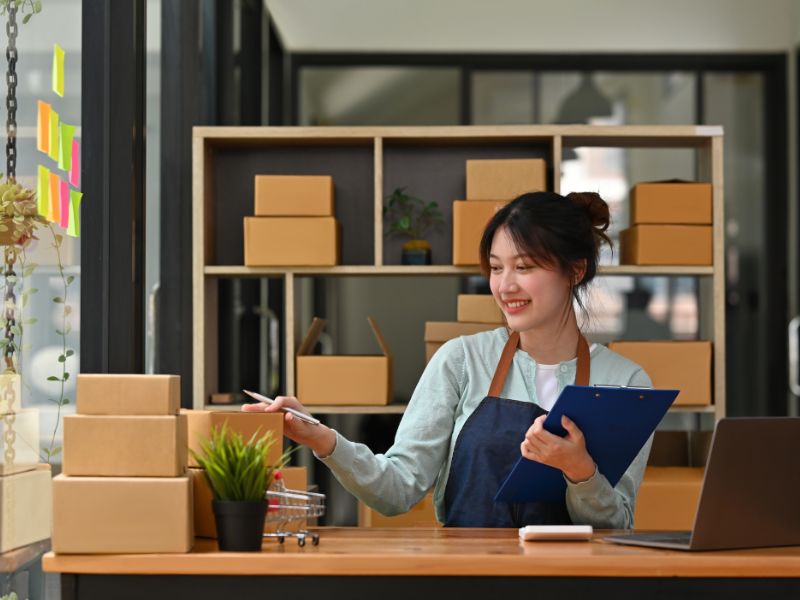 Thương mại điện tử TVU từ xa hướng dẫn cách dùng công cụ, tự mở và vận hành gian hàng trực tuyến 