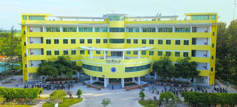 truong-dai-hoc-tu-xa-ngon-ngu-anh-uy-tin-1